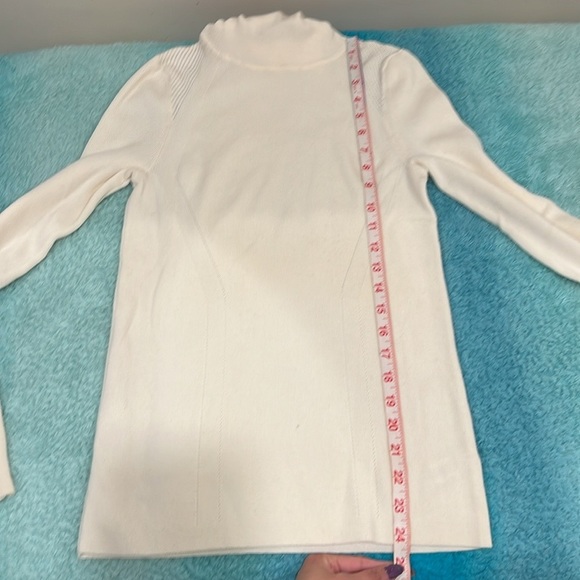 🔥ATHLETA Elegant Cream Turtleneck Sweater🔥 - Picture 3 of 6